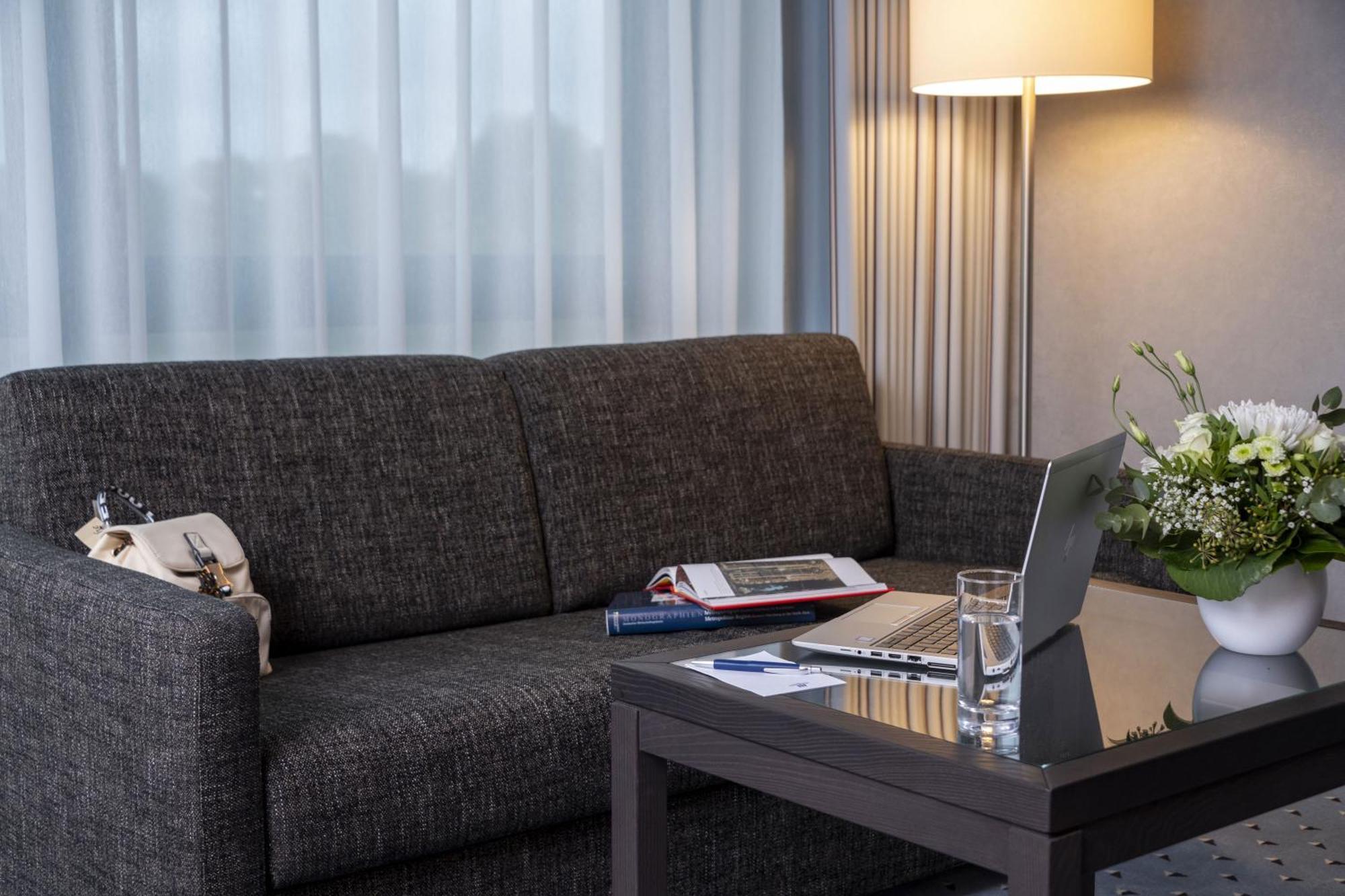 Maritim Hotel BRE Екстериор снимка