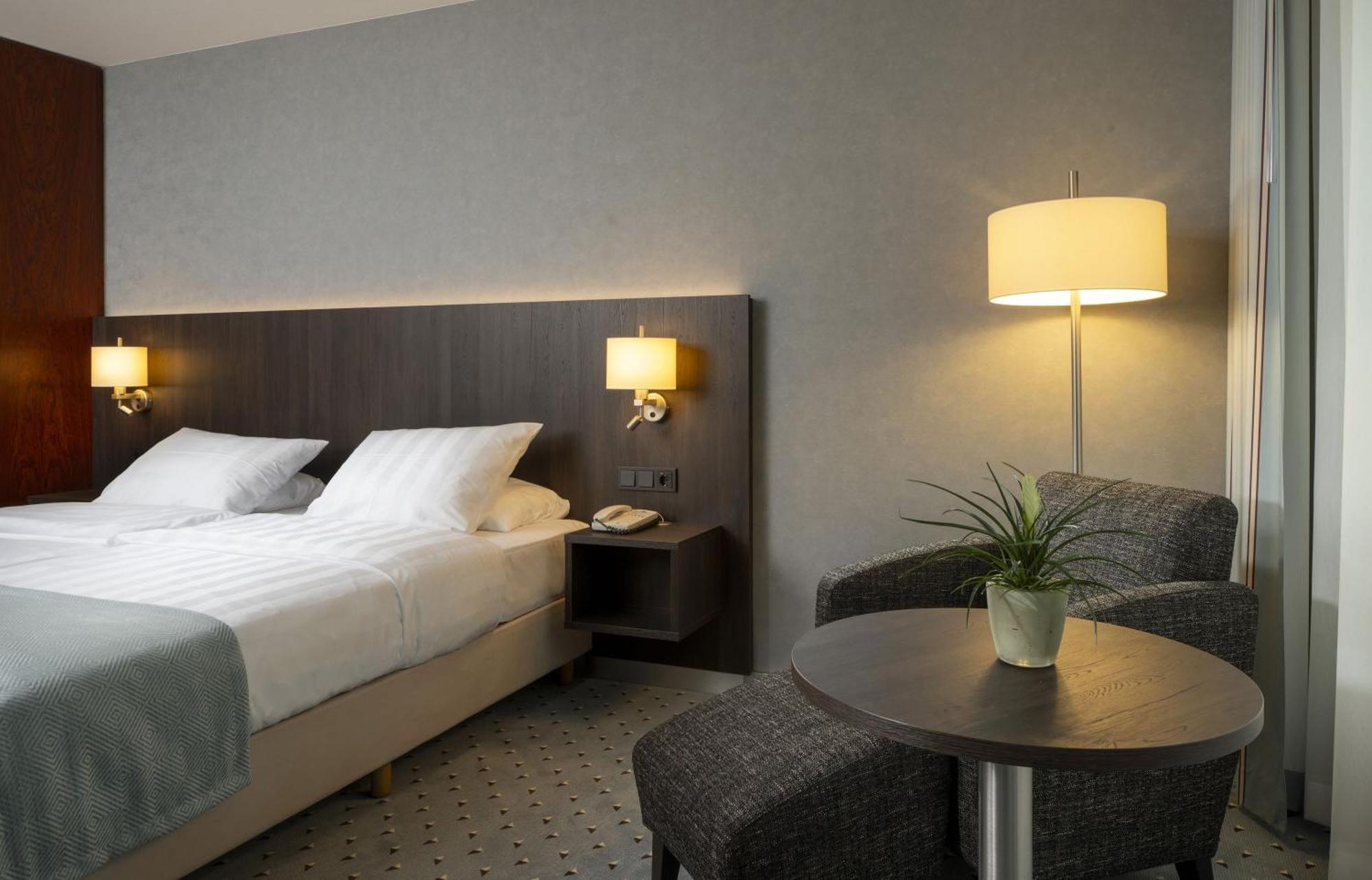 Maritim Hotel BRE Екстериор снимка