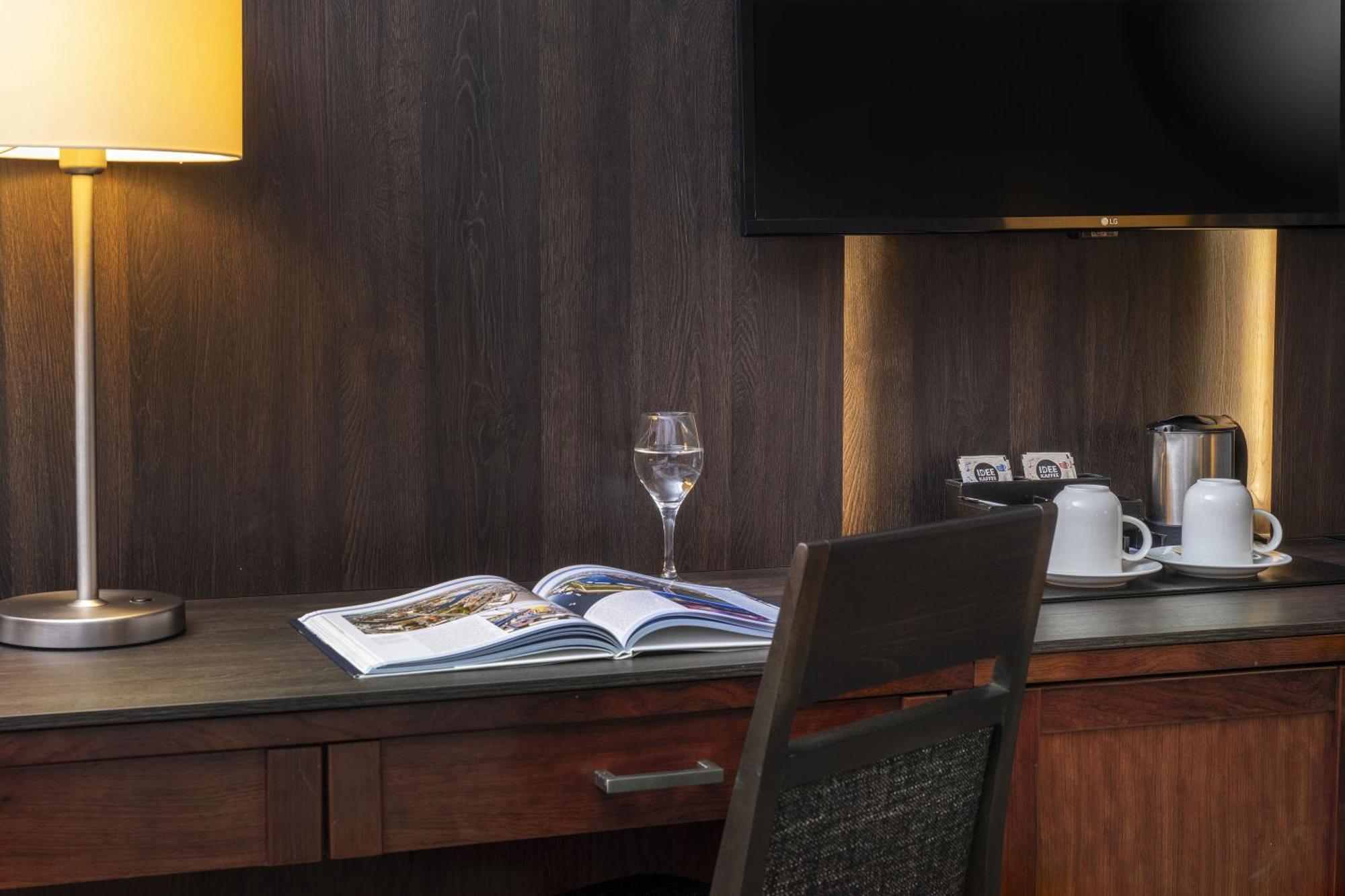 Maritim Hotel BRE Екстериор снимка