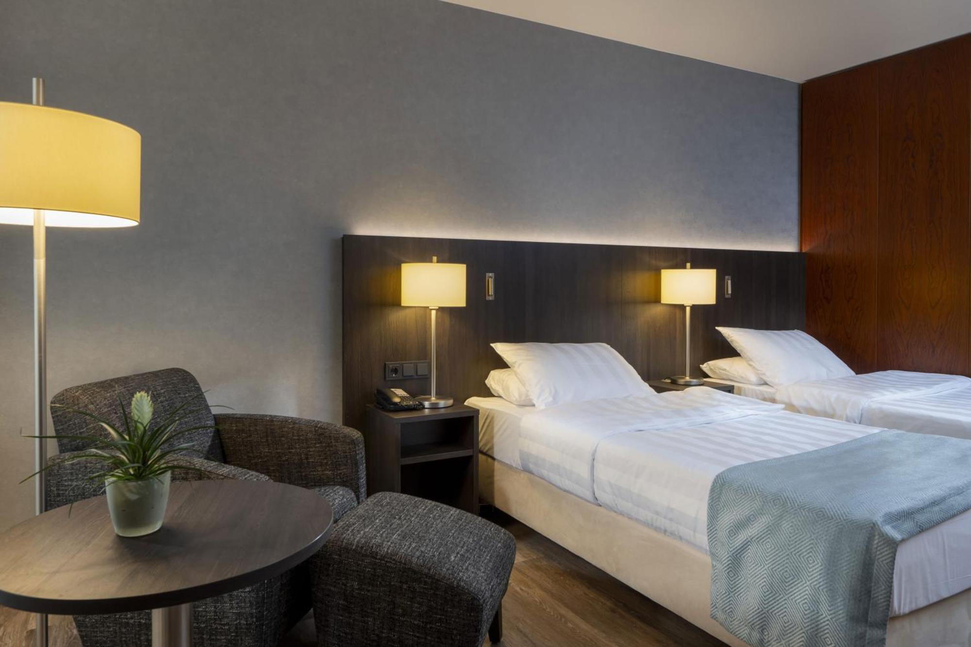 Maritim Hotel BRE Екстериор снимка