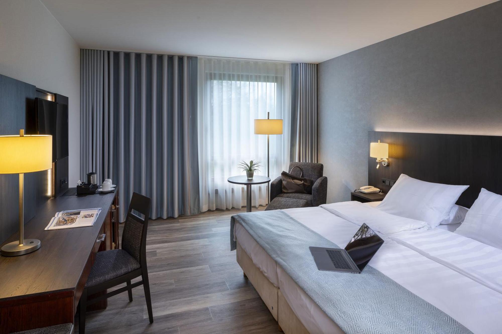 Maritim Hotel BRE Екстериор снимка