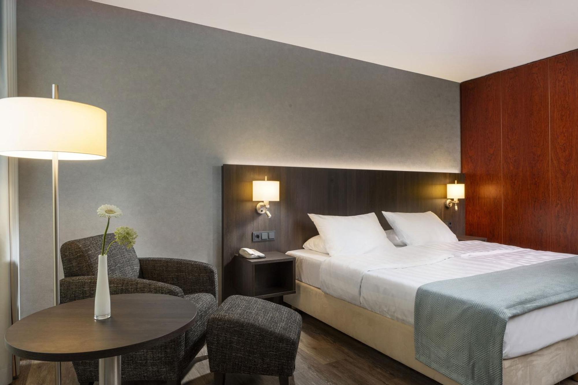 Maritim Hotel BRE Екстериор снимка