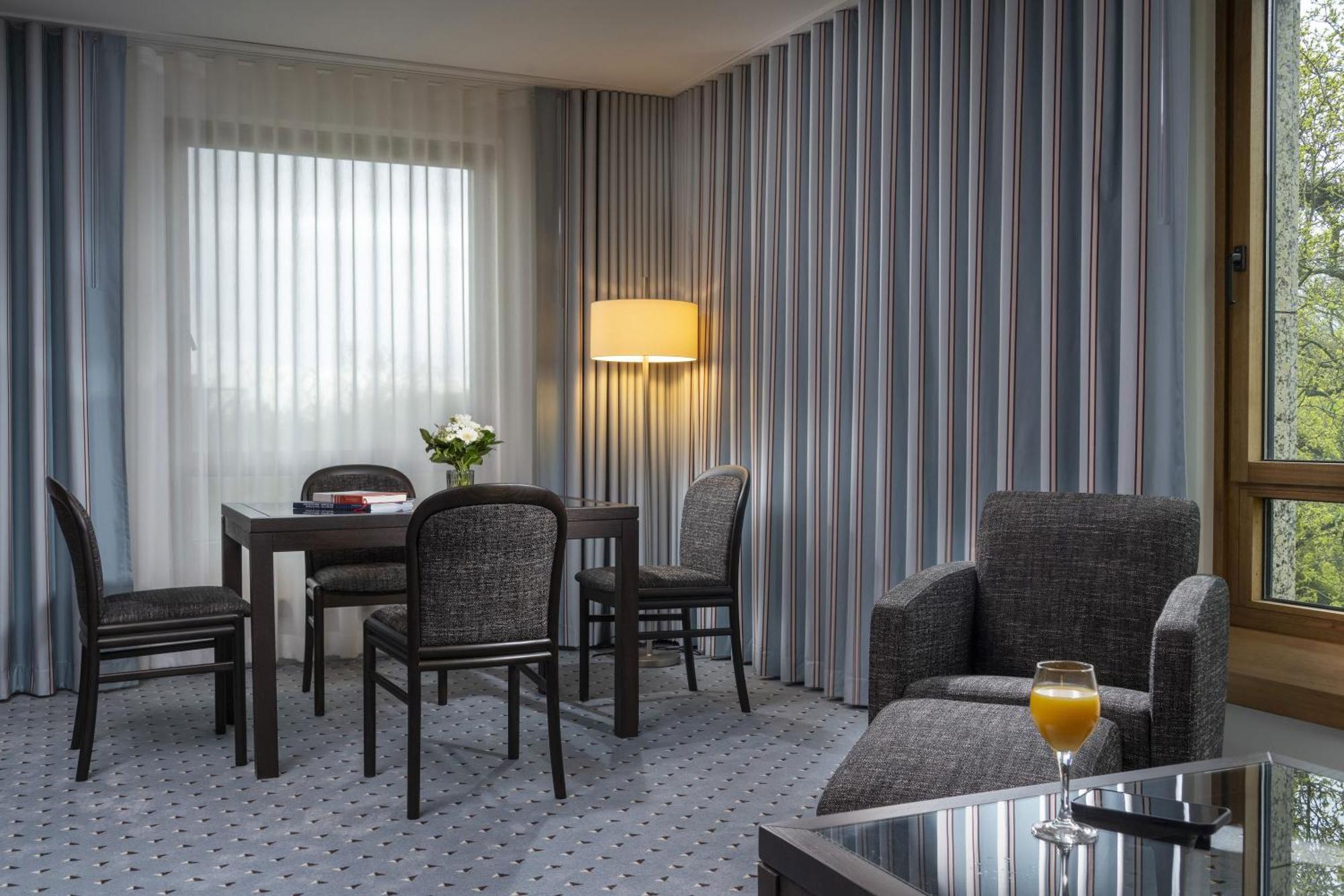 Maritim Hotel BRE Екстериор снимка