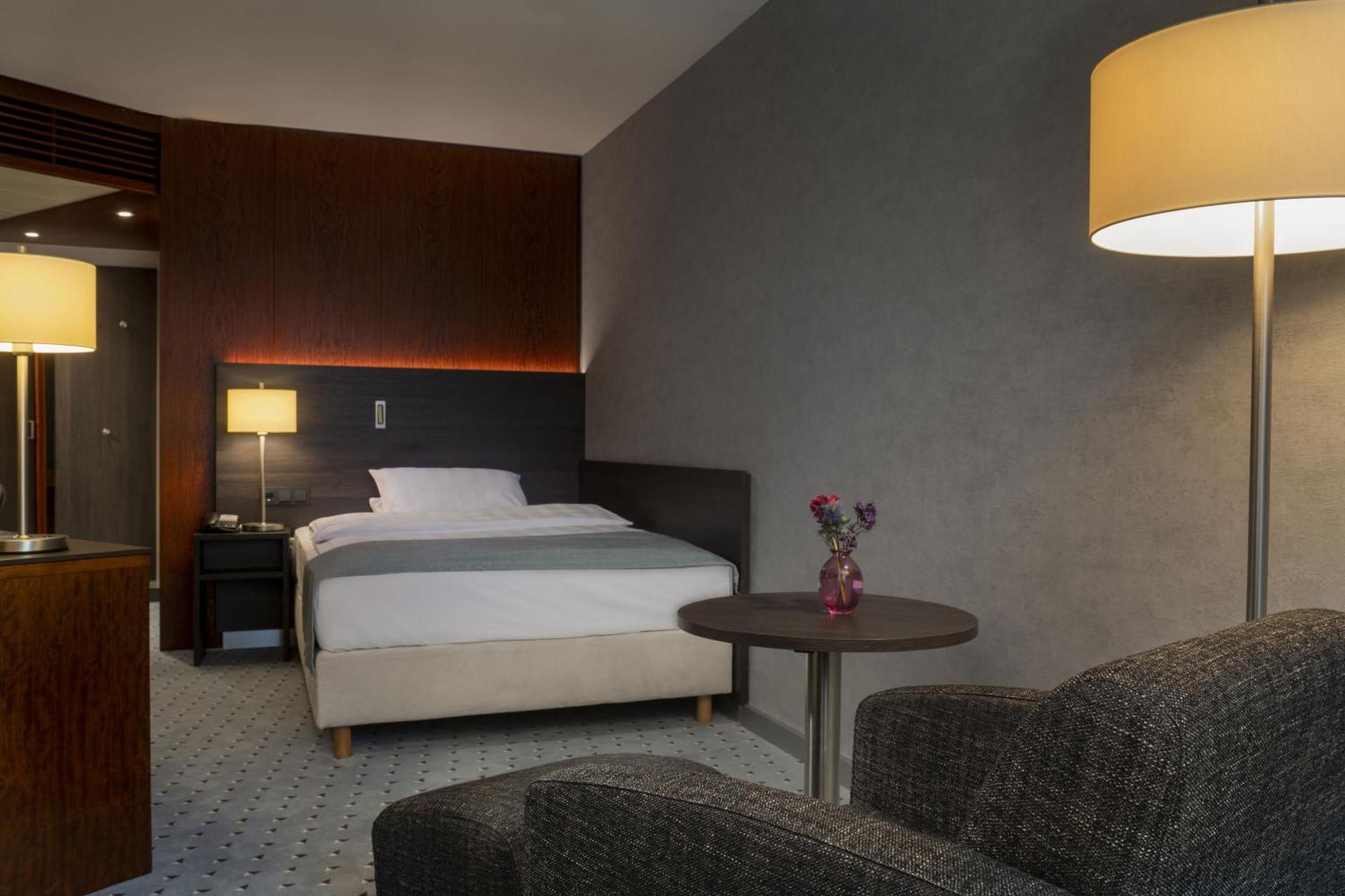 Maritim Hotel BRE Екстериор снимка