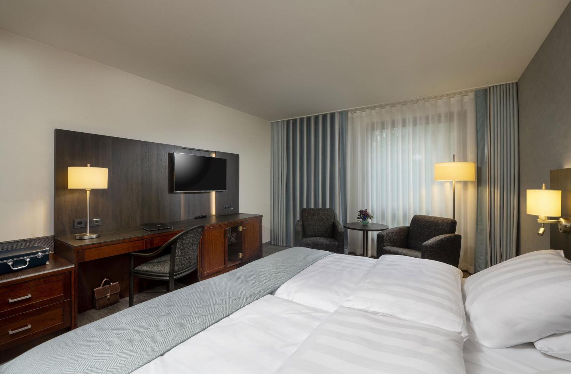 Maritim Hotel BRE Екстериор снимка