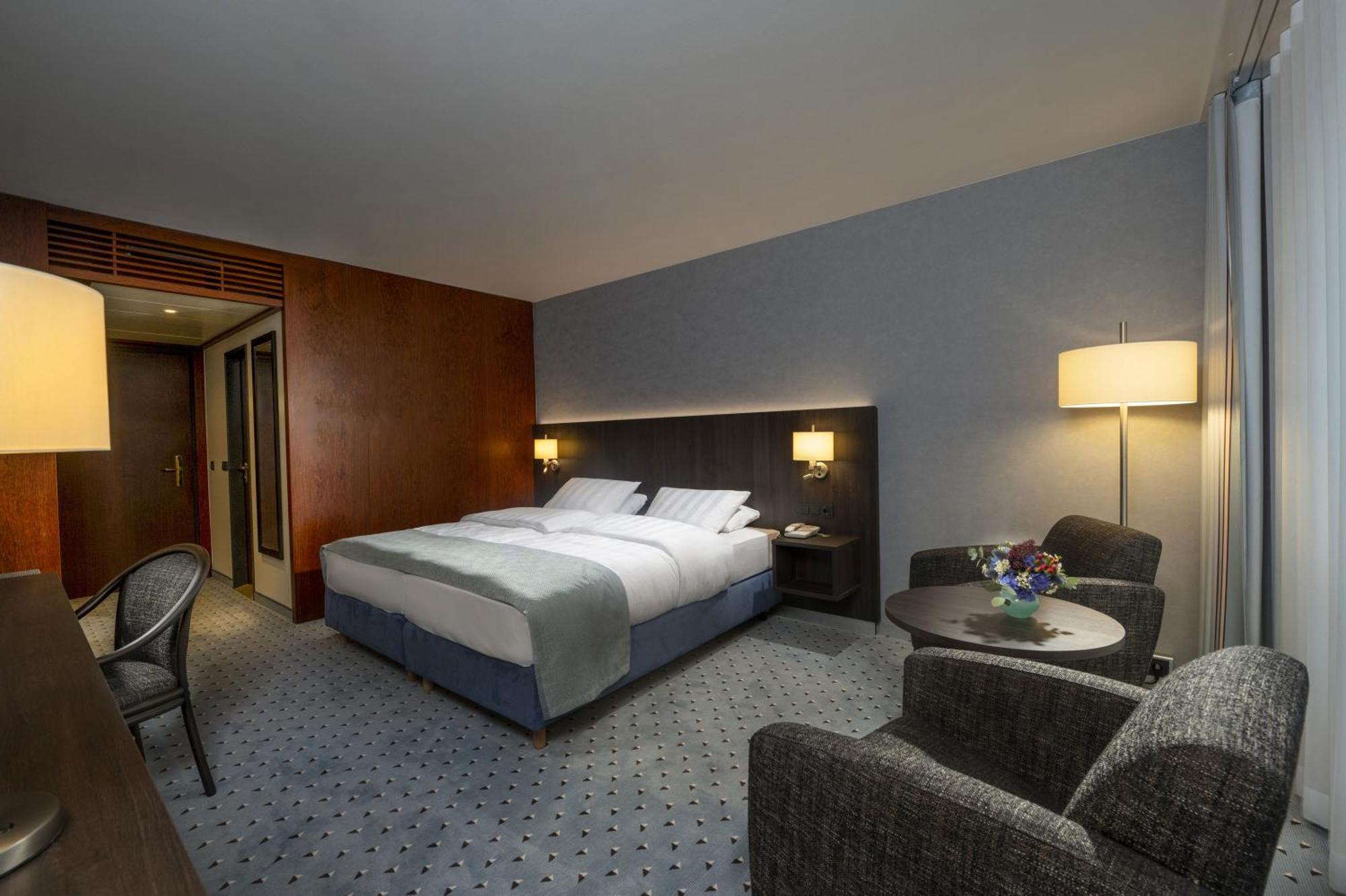Maritim Hotel BRE Екстериор снимка