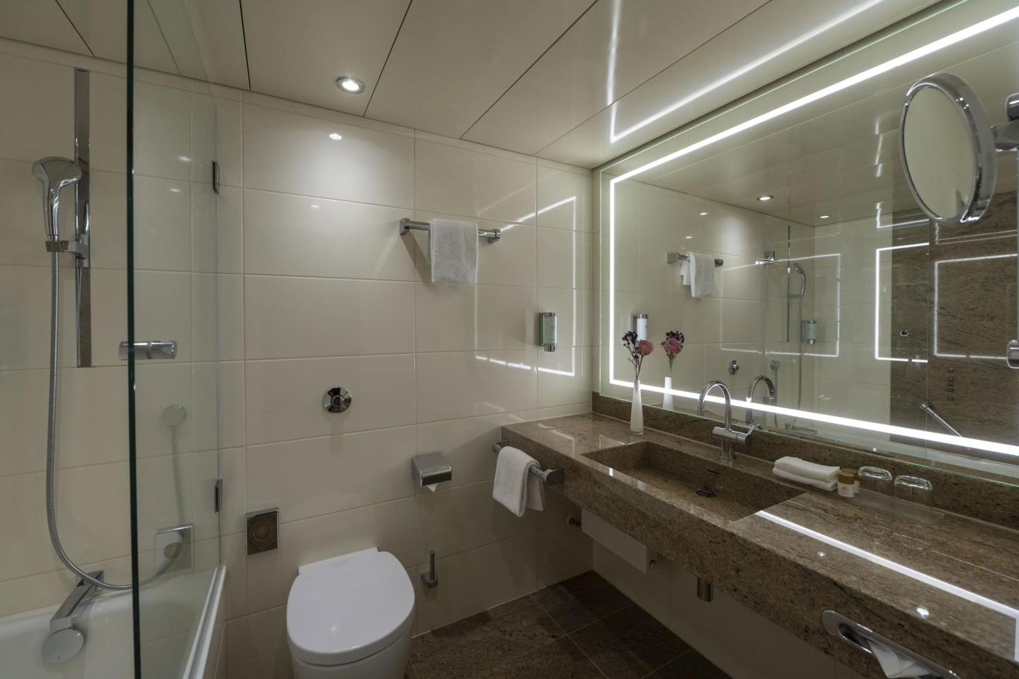 Maritim Hotel BRE Екстериор снимка