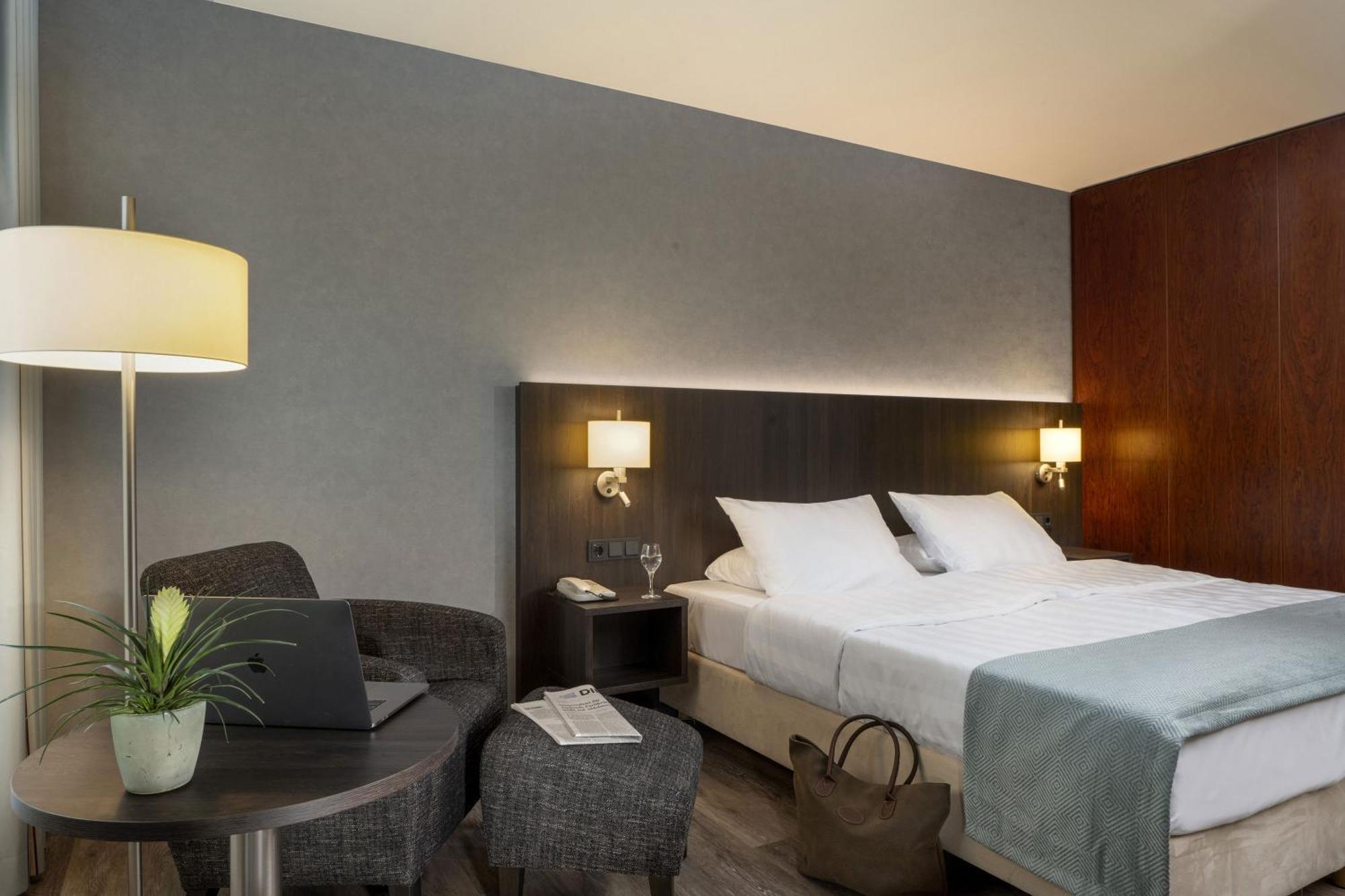 Maritim Hotel BRE Екстериор снимка